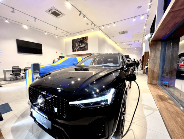 APUESTAN POR VEHÍCULOS COMPLETAMENTE ELÉCTRICOS PARA EL 2030, INAUGURANDO SHOWROOM CON UN NUEVO MODELO SUV DE ENERGÍA SUSTENTABLE · Radio Monumental 1080 AM