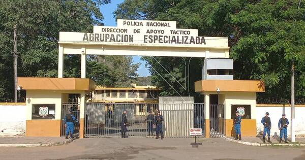 La Nación / Policía que agredió presuntamente a sus camaradas podría ser dado de baja