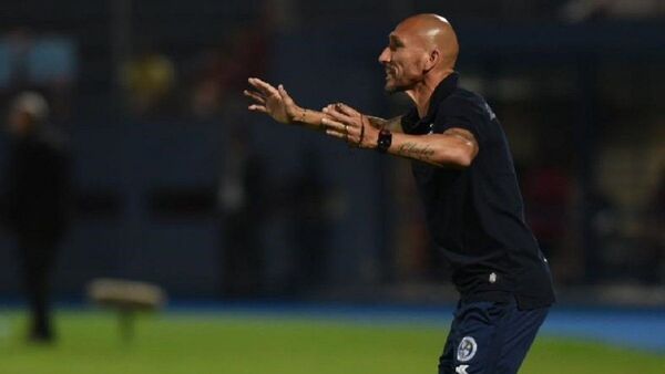 Sol de América, en crisis, despide a Pablo Guiñazú