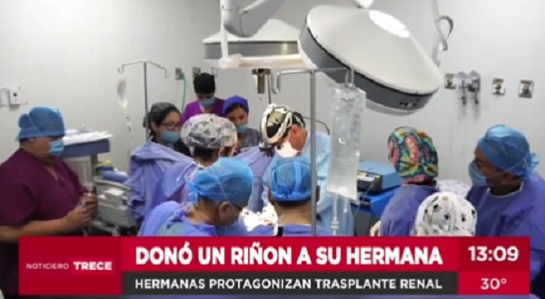 Paciente recibe riñón donado por su hermana en exitosa cirugía