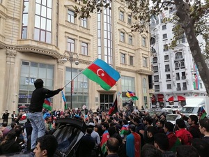 Azerbaiyán celebra el segundo aniversario de la victoria en la Guerra Patria | 1000 Noticias