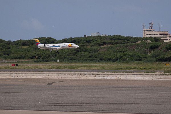Aterriza en Venezuela el primer vuelo desde Colombia en casi tres años - MarketData
