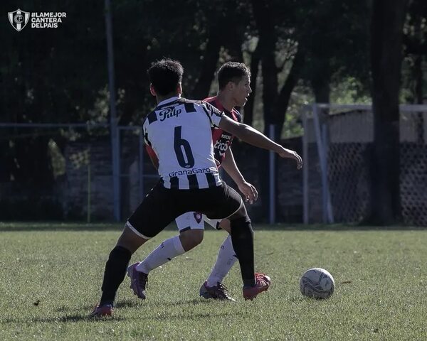 Sub 15: Libertad lidera con un solo escolta - Fútbol - ABC Color