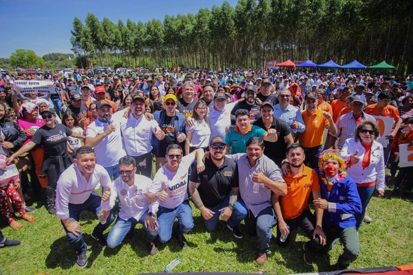 Multitudinaria demostración de fuerza de Dani Mujica en Itakyry - La Clave