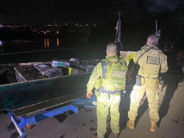 Policía Militar incauta embarcación con volúmenes de marihuana en el Paraná - La Clave