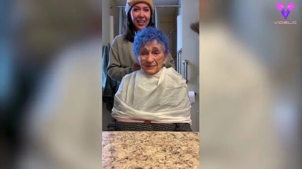 Tiene 89 años y le pidió a su nieta que le tiñera el pelo de azul - Estilo de vida - ABC Color