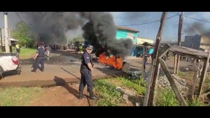 Violento desalojo en CDE deja varios detenidos - Unicanal