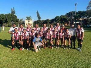 Defensores Públicos ganaron el torneo de fútbol de la AMJP  - Polideportivo - ABC Color