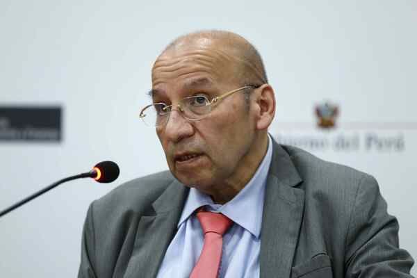 El ministro de Economía de Perú pide trabajar "metas a largo plazo" en su país - MarketData