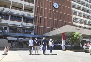 Gremio de jubilados de IPS solicita al Senado frenar cuestionado proyecto de millonario “bicicleteo” de deuda - Política - ABC Color