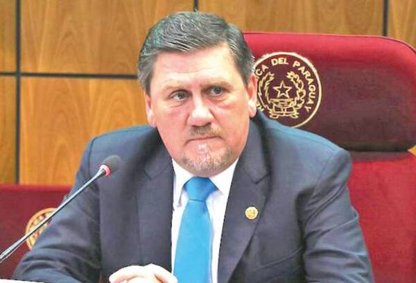 Diario HOY | Llano: US$ 43 millones, Abdo en campaña, "¿quien controla esto?"