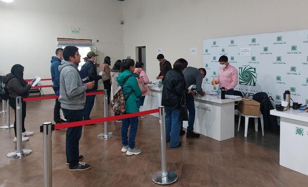Cerca de 1.100 jóvenes universitarios de Misiones recibirán desembolso por becas - .::Agencia IP::.
