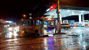 Pasajera queda herida tras un asalto a un colectivo en San Lorenzo