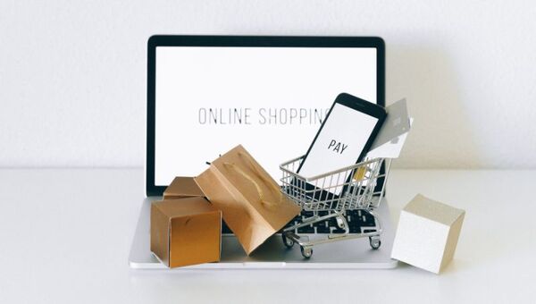Dilema de ventas online: ¿Es mejor hacerlo por marketplace o por redes sociales?