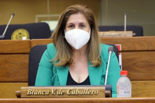 Existe una persecución al Partido Colorado, dice diputada | 1000 Noticias