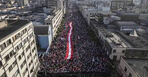 La Nación / Protestas en Lima: miles de personas salen a las calles en apoyo al gobierno de Pedro Castillo