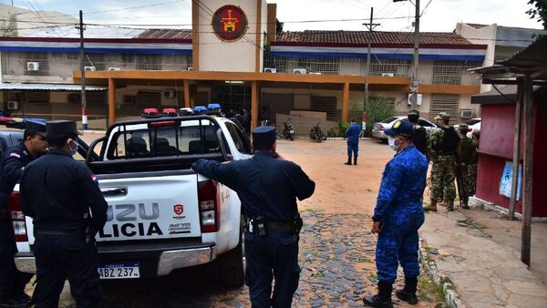 Policías sumariados tras fuga en Tacumbú: "Es penoso lo que pasó"