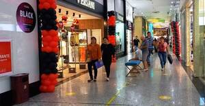 Black Friday empieza hoy en busca de la reactivación definitiva del comercio esteño - La Clave