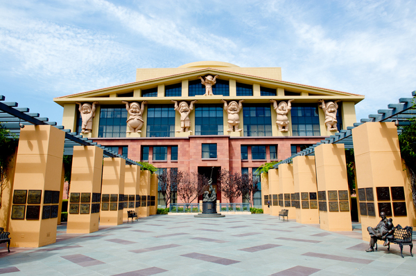Disney gana US$ 3.145 millones en su ejercicio 2022, un 58% más - Revista PLUS