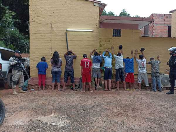 "Operativo de Fortalecimiento y Seguridad" dejó 10 personas demoradas - San Lorenzo Hoy