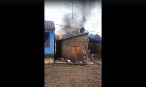 Pelea termina con un muerto, un acuchillado y vivienda incinerada