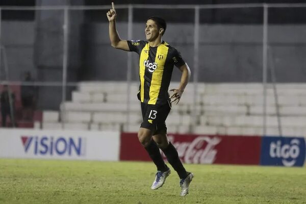 Guaraní se sube al podio - Fútbol - ABC Color