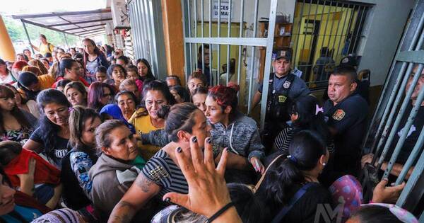 La Nación / Confirman cuatro fugados de la cárcel de Tacumbú