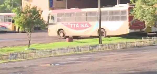 Delincuente tomó bus e hirió a uno de los pasajeros