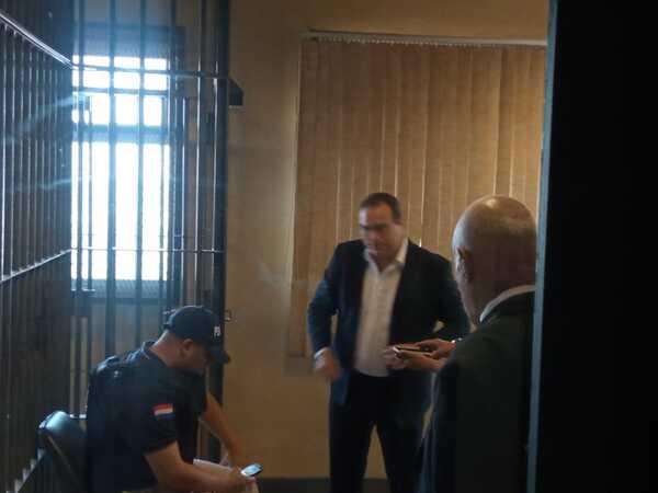 El periodista Carlos Granada se presentó ante el juez