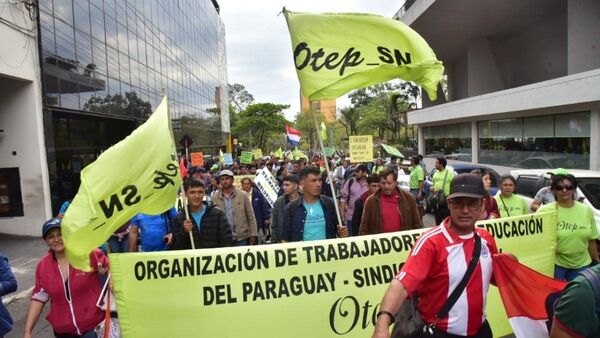 Docentes manifiestan desacuerdo con proyecto de PGN 2023