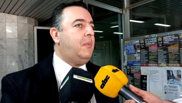 Pedirán prisión preventiva para Carlos Granada por supuesta coacción y acoso sexual