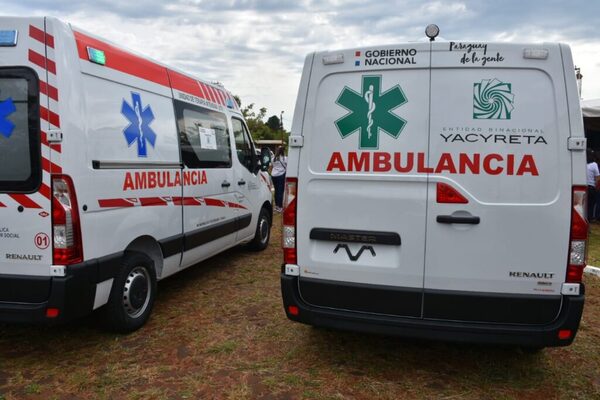 Gobierno entregó ambulancias y aporte millonario a municipios de Itapúa - .::Agencia IP::.