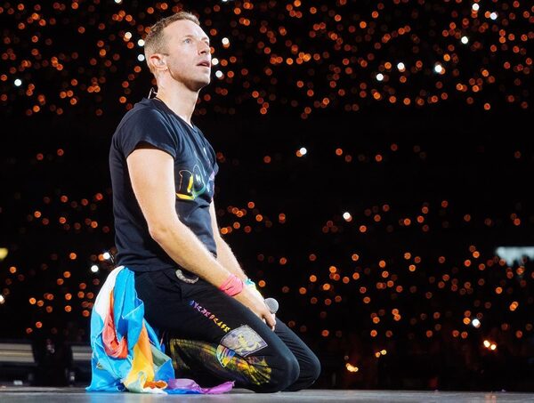 Coldplay podría ofrecer conciertos en abril, según empresario · Radio Monumental 1080 AM