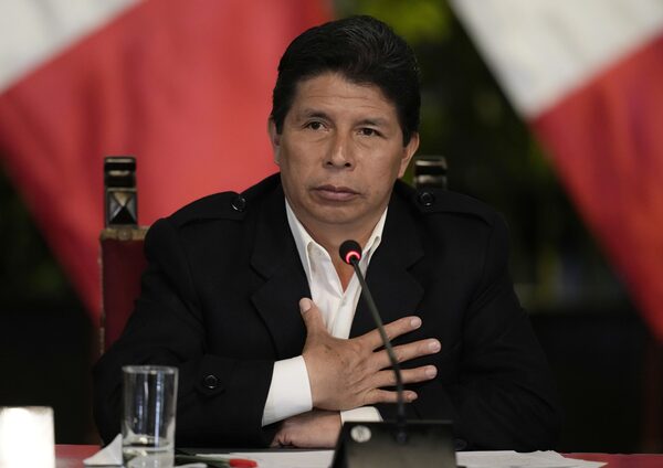 Las claves del proceso que pide la inhabilitación del presidente de Perú - El Independiente
