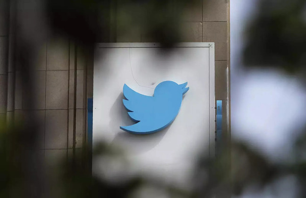 Diario HOY | Más cambios en Twitter: tres ejecutivos abandonan la compañía tras llegada de Musk