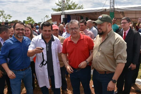 Municipios de Itapúa recibieron ambulancias y aportes millonarios