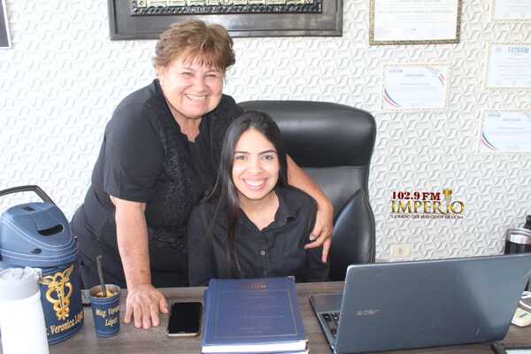 Pedrojuanina es mejor egresada en maestría en Contabilidad a nivel nacional - Radio Imperio