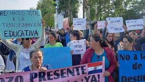 Protestan contra Transformación Educativa en Villarrica