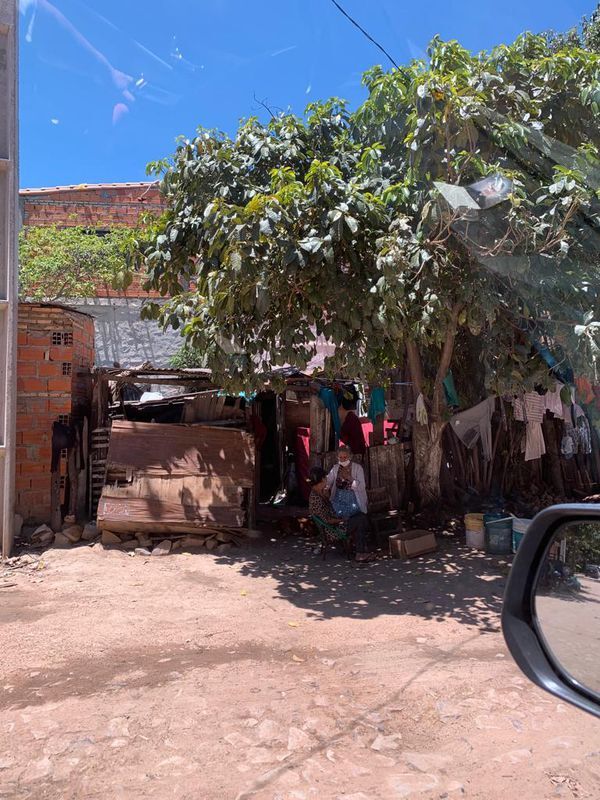 Urgente: piden ayuda para construir un hogar a bisabuela de 86 años
