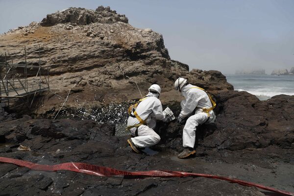 Pescadores de Perú piden "correcta limpieza" del mar tras derrame de Repsol - MarketData