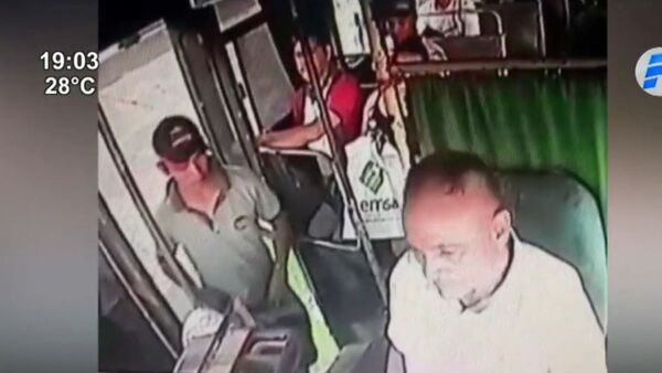 Delincuentes toman bus y asaltan a pasajeros en Ciudad del Este