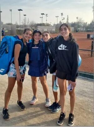 Delmás y López en las finales de dobles del Patuju Junior Open - Polideportivo - ABC Color