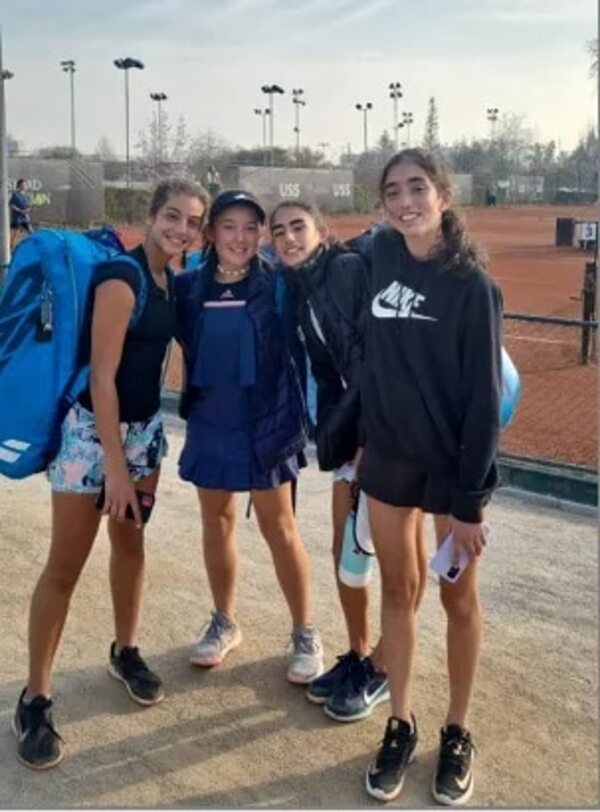 Delmás y López en las finales de dobles del Patuju Junior Open - Polideportivo - ABC Color