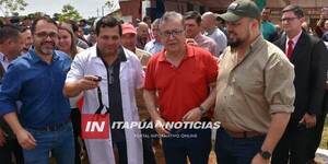 EL INTENDENTE DE YATYTAY RECEPCIONÓ UNA AMBULANCIA 0KM PARA EL DISTRITO