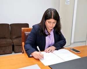 Mónica Seifart se postula para fiscal General del Estado | 1000 Noticias