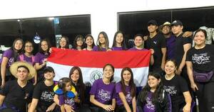 La Nación / El elenco folclórico Origen Guaraní deslumbra en Salta, Argentina