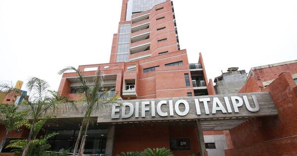La Nación / Denuncian a director de responsabilidad social de la Itaipú, Gerardo Soria, por supuesto acoso laboral
