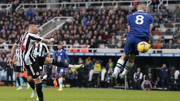 Gran jugada de Miguel Almirón para la victoria del Newcastle