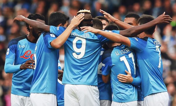 Nápoli sobrevive al Udinese y lleva a once su racha de victorias en la Serie A