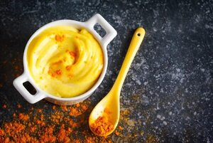 Saborizá carnes o ensaladas con esta lactonesa de cúrcuma y jengibre - Gastronomía - ABC Color